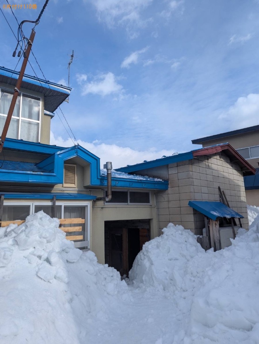 【弘前市】家の屋根と車庫の上の雪下ろしと排雪作業ご依頼